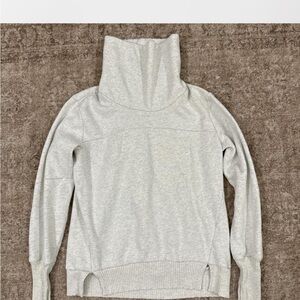 ALO Yoga Light Gray Turtleneck Sweater